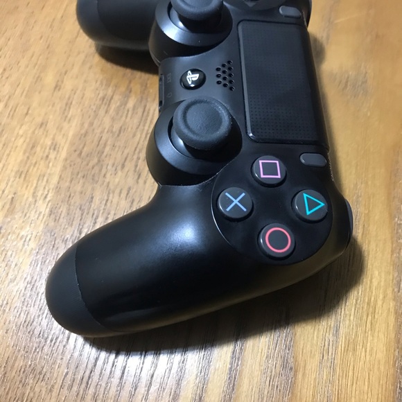 PS4 controller - Picture 4 of 5